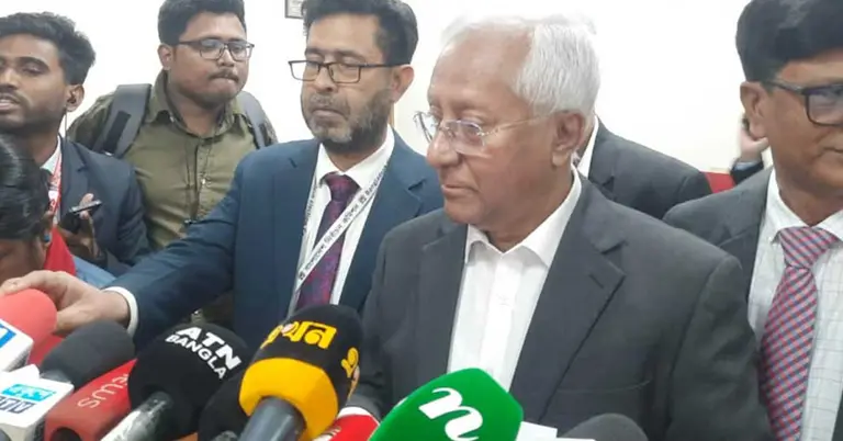 কথা বলছেন ইসি সচিব